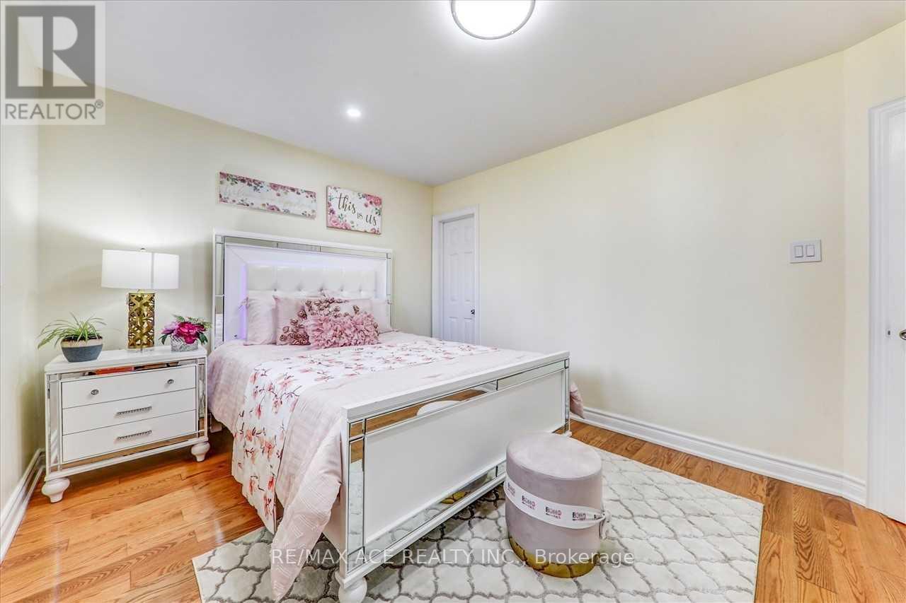 Main Floor - 22 Aspendale Drive, Toronto (Bendale), Ontario  M1P 4J4 - Photo 16 - E12075332