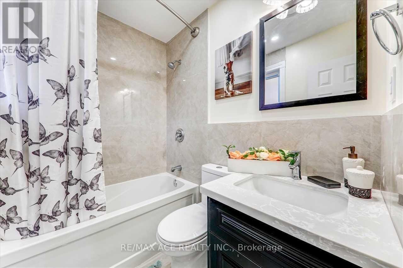 Main Floor - 22 Aspendale Drive, Toronto (Bendale), Ontario  M1P 4J4 - Photo 17 - E12075332