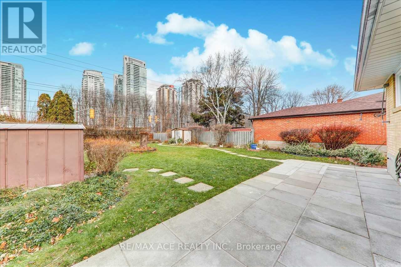 Main Floor - 22 Aspendale Drive, Toronto (Bendale), Ontario  M1P 4J4 - Photo 22 - E12075332
