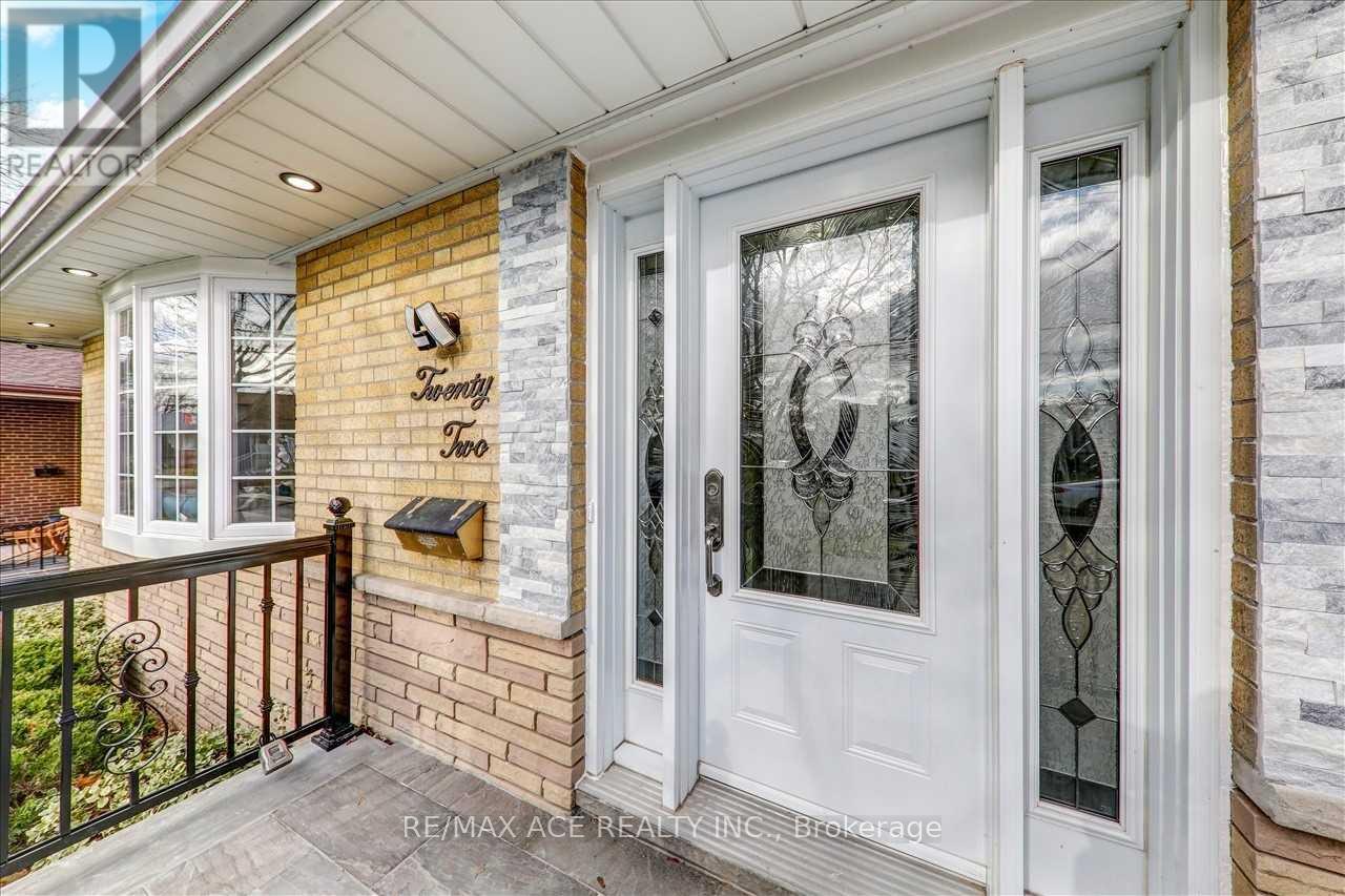 Main Floor - 22 Aspendale Drive, Toronto (Bendale), Ontario  M1P 4J4 - Photo 5 - E12075332