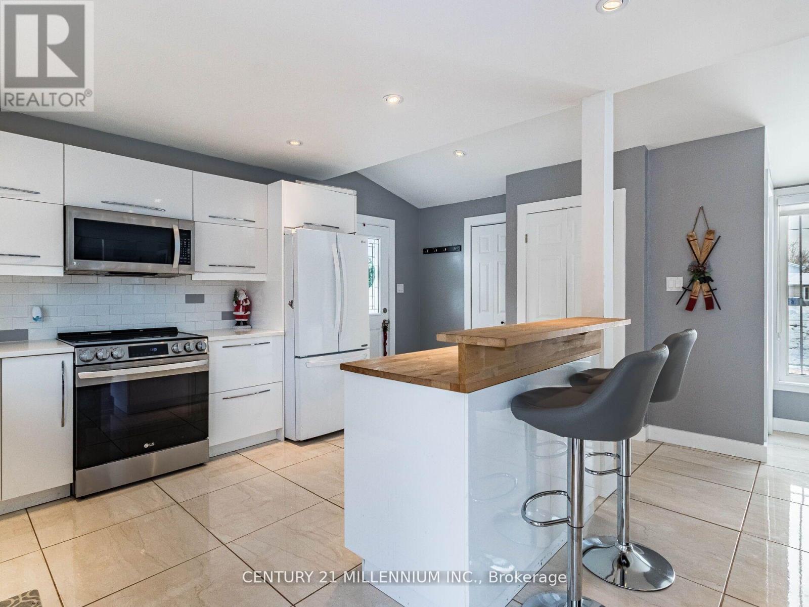 13 Turtle Path, Ramara (Brechin), Ontario  L0K 1B0 - Photo 5 - S12075333