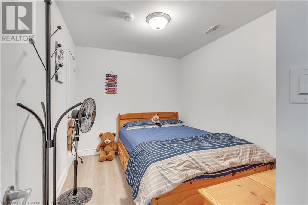 48 Isaiah Drive, Kitchener, Ontario  N2E 0B2 - Photo 41 - 40708406