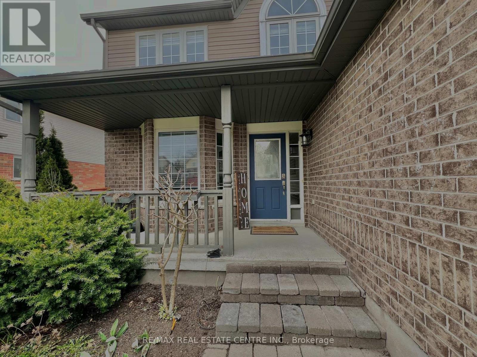 Property at 329 RINTOUL CRESCENT image 4