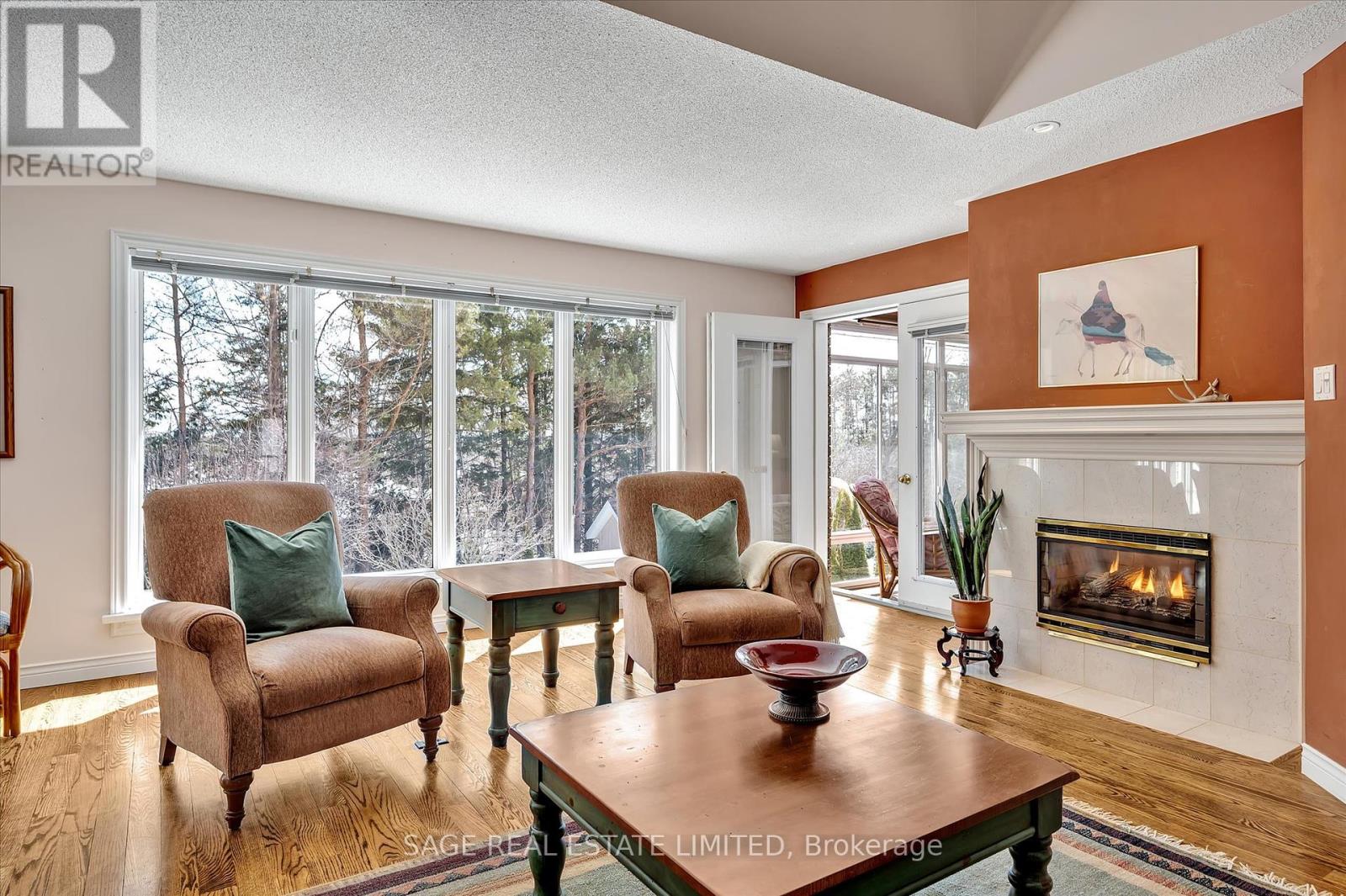 15 Hillview Drive, Kawartha Lakes (Bobcaygeon), Ontario  K0M 1A0 - Photo 12 - X12075343