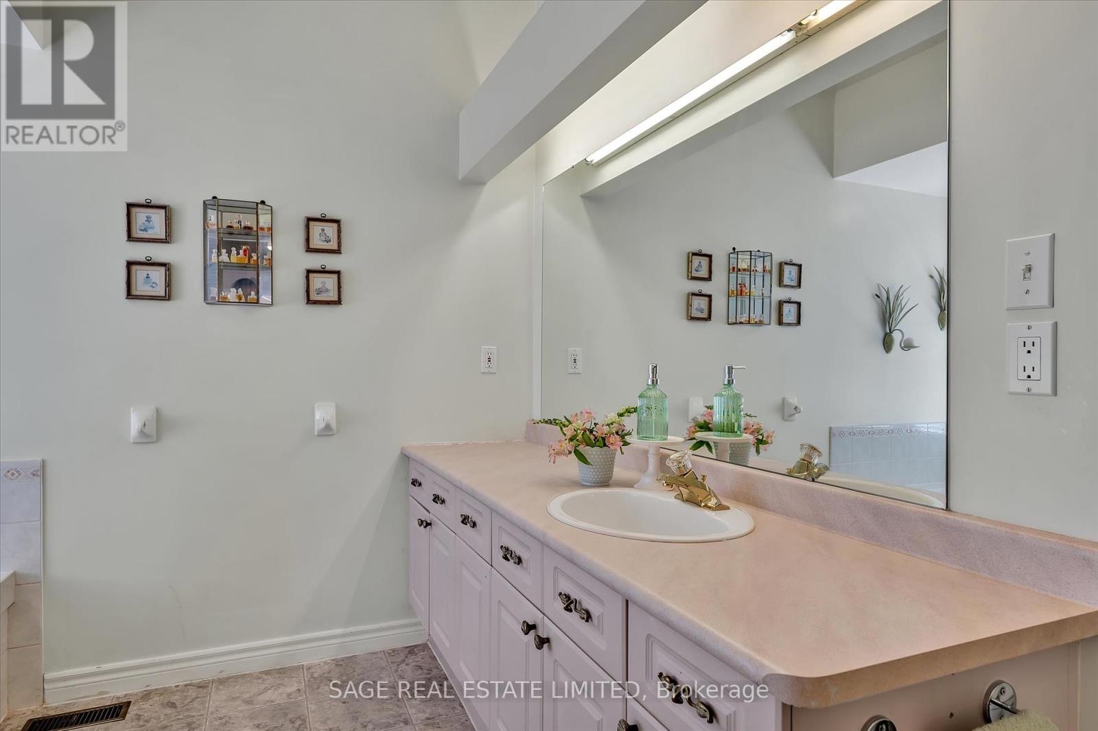 15 Hillview Drive, Kawartha Lakes (Bobcaygeon), Ontario  K0M 1A0 - Photo 23 - X12075343