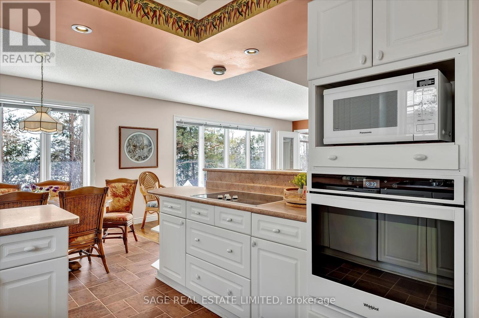 15 Hillview Drive, Kawartha Lakes (Bobcaygeon), Ontario  K0M 1A0 - Photo 8 - X12075343