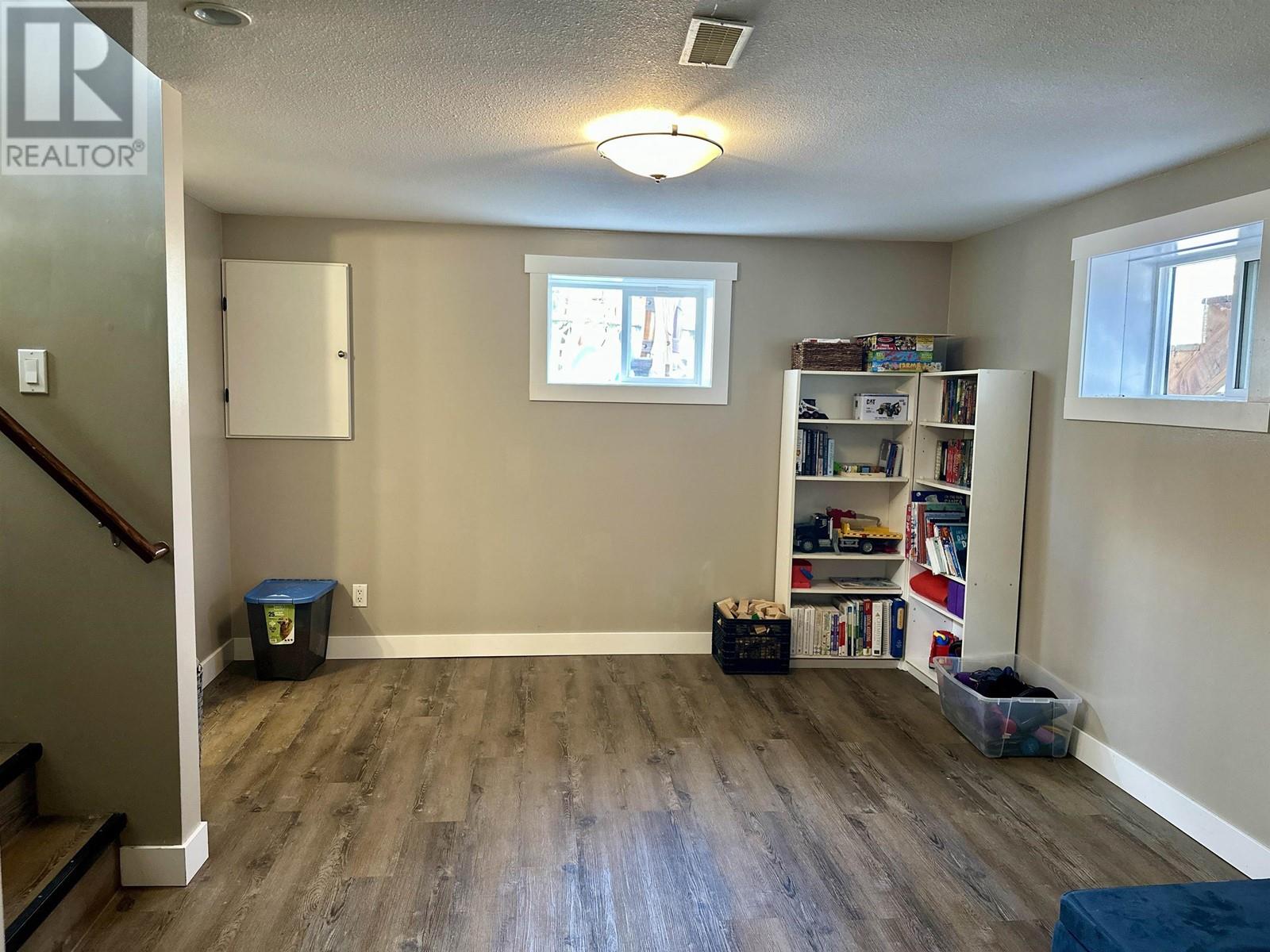 377 W 6th Street, Vanderhoof, British Columbia  V0J 3A0 - Photo 16 - R2988715