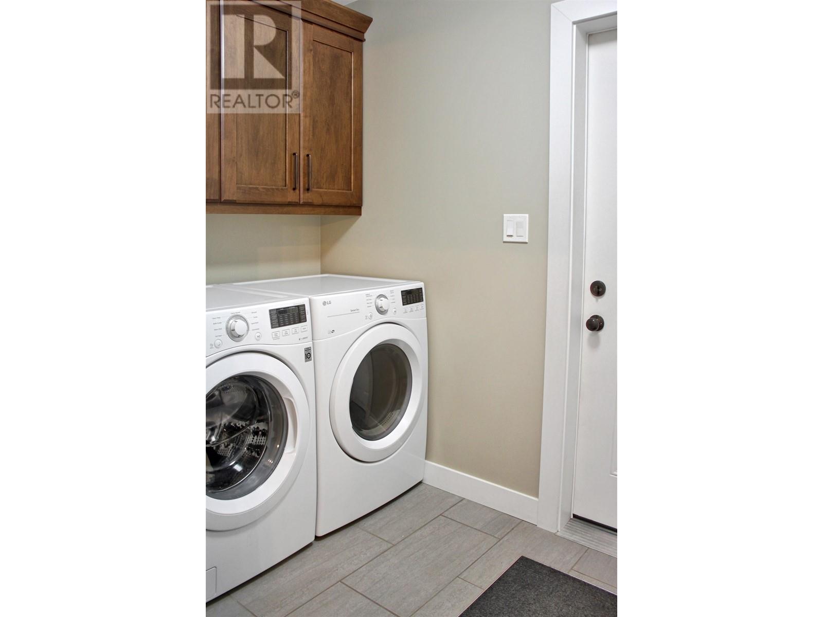 319 Blackstock Road, 100 Mile House, British Columbia  V0K 2E1 - Photo 15 - R2988184