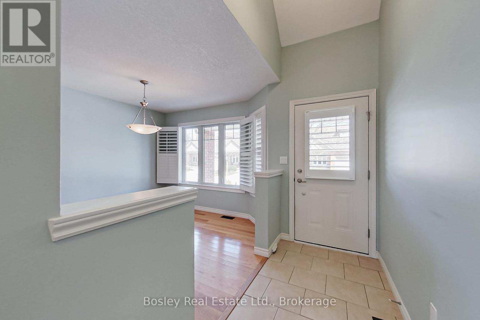 112 Empire Lane, Meaford, Ontario  N4L 0A5 - Photo 5 - X12075359