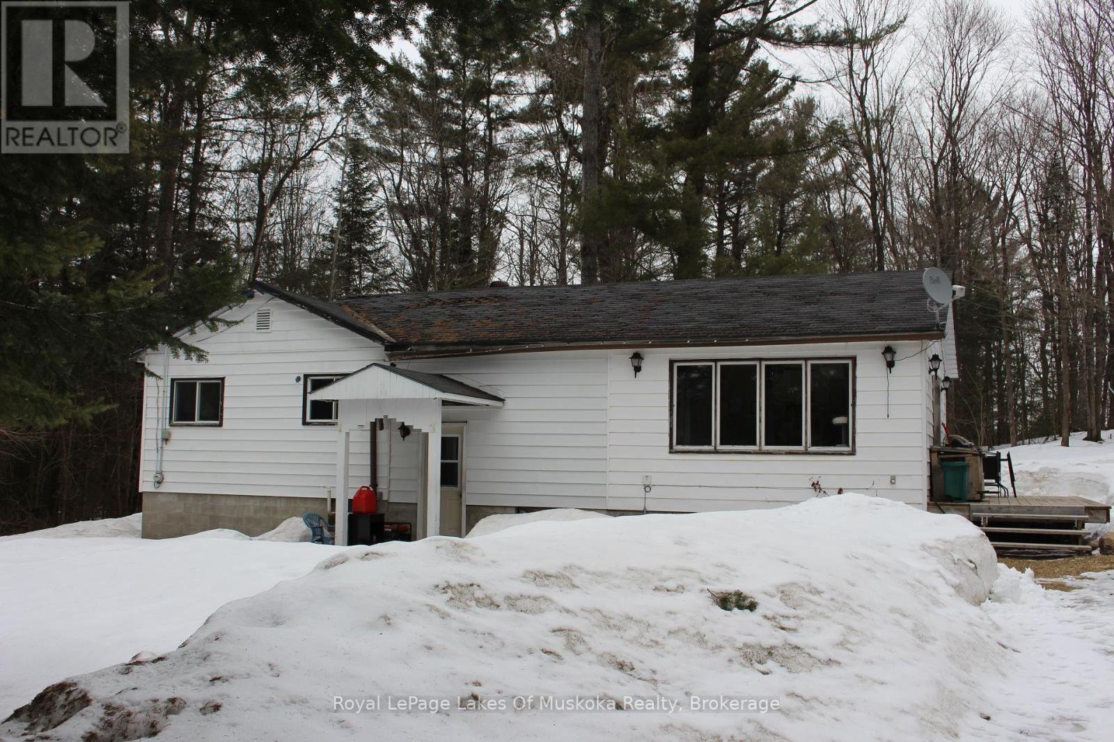 1090 Peace Valley Road, Bracebridge, Ontario  P1L 1W9 - Photo 3 - X12075408