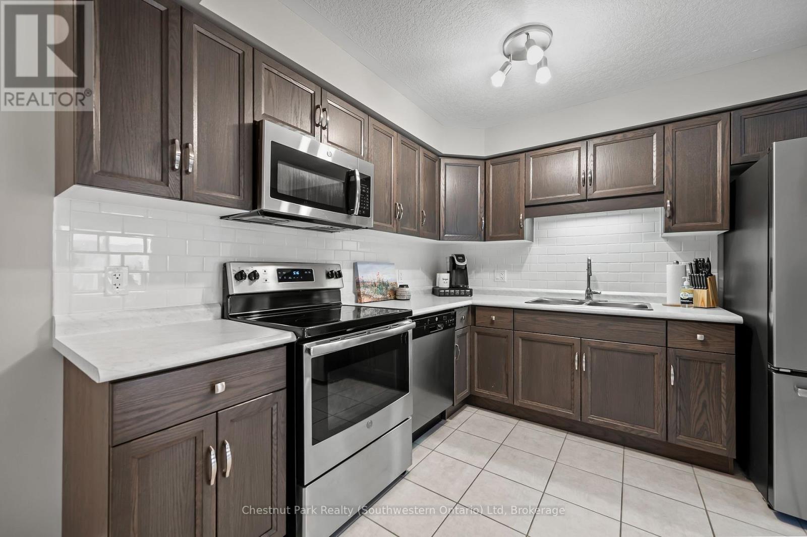 45 Miranda Path, Woolwich, Ontario  N3B 0A1 - Photo 12 - X12075417