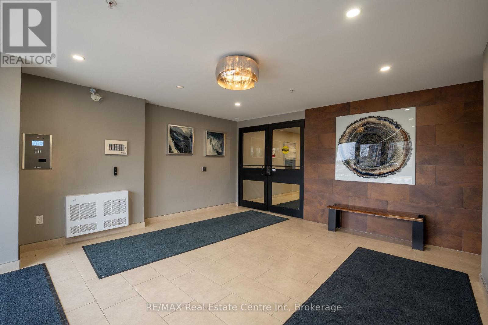 205 - 25 Kay Crescent, Guelph, Ontario  N1L 1L9 - Photo 4 - X12075452