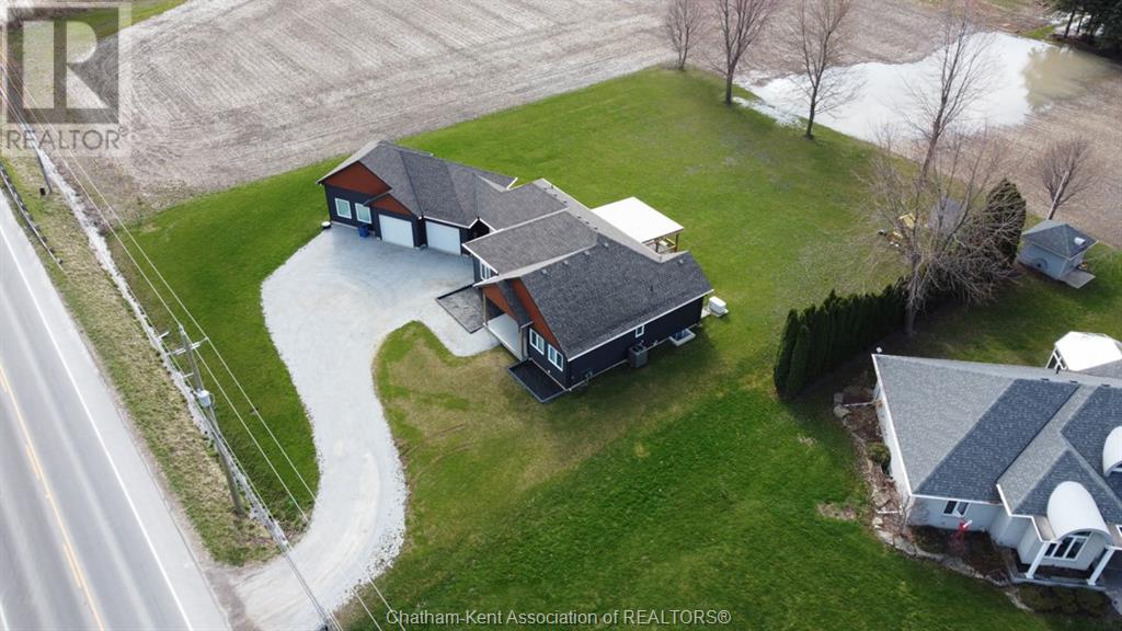 4011 Dufferin Avenue, Wallaceburg, Ontario  N8A 4M7 - Photo 2 - 25001962