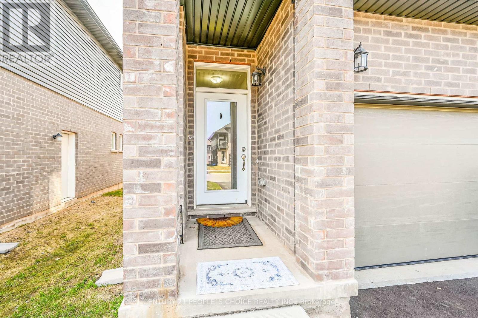 Property at 28 MCLAUGHLIN STREET image 4