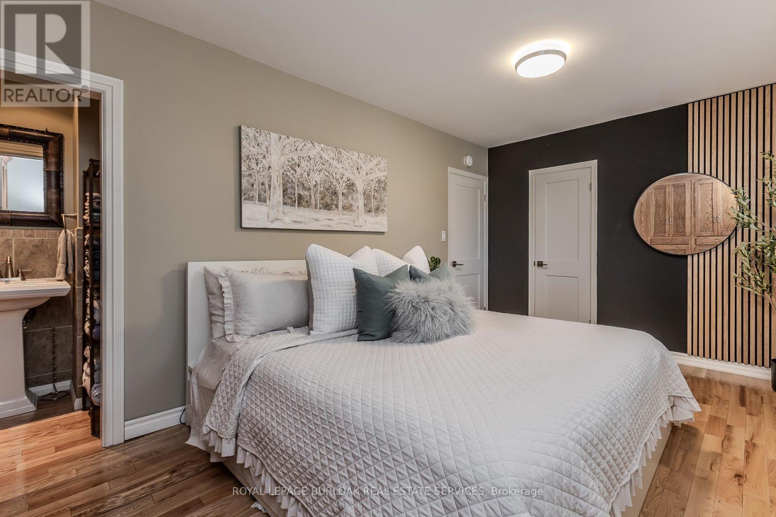 1100 Dovercourt Avenue, Burlington, Ontario  L7T 3C5 - Photo 15 - W12075336