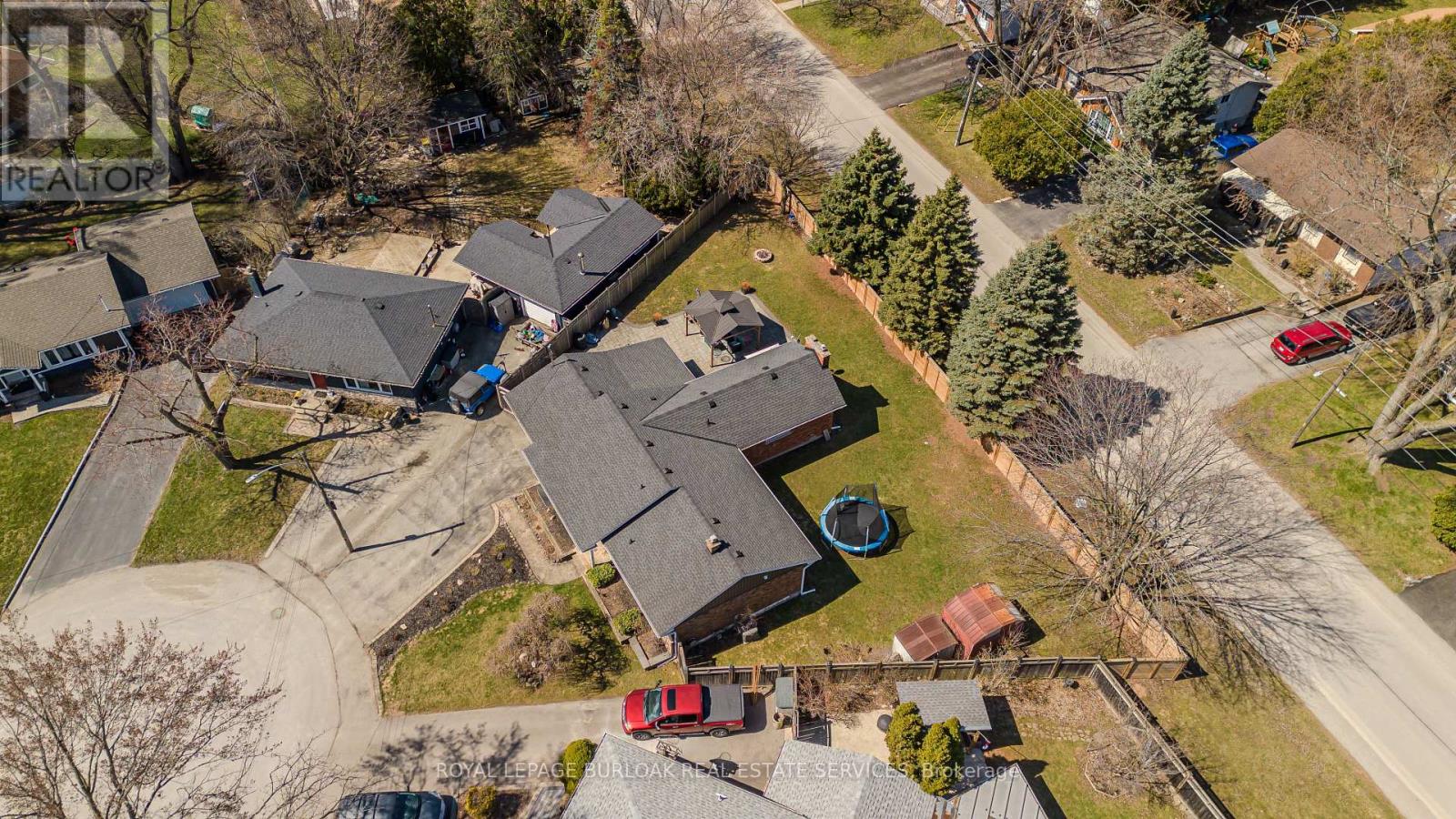 1100 Dovercourt Avenue, Burlington, Ontario  L7T 3C5 - Photo 2 - W12075336