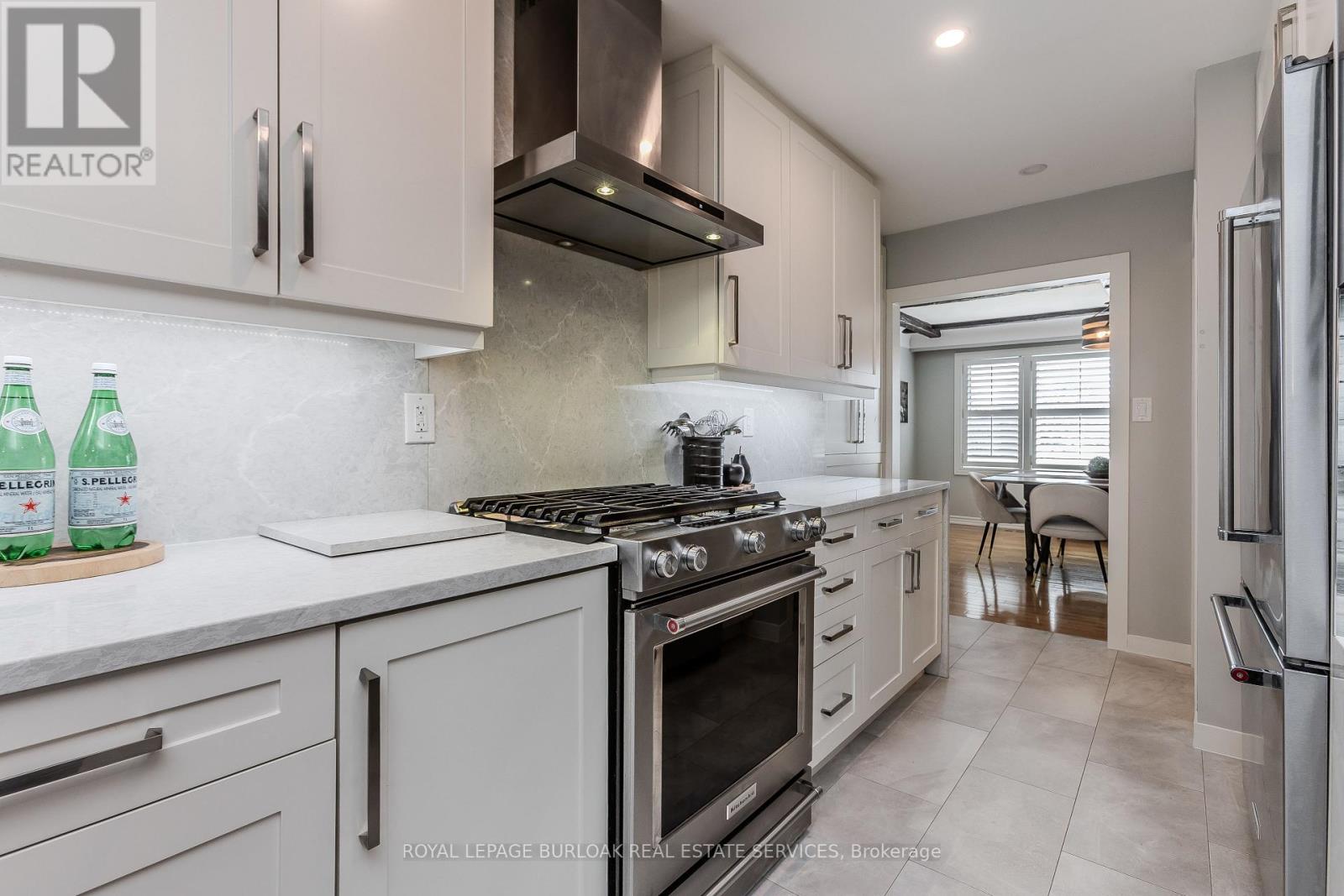 1100 Dovercourt Avenue, Burlington, Ontario  L7T 3C5 - Photo 9 - W12075336