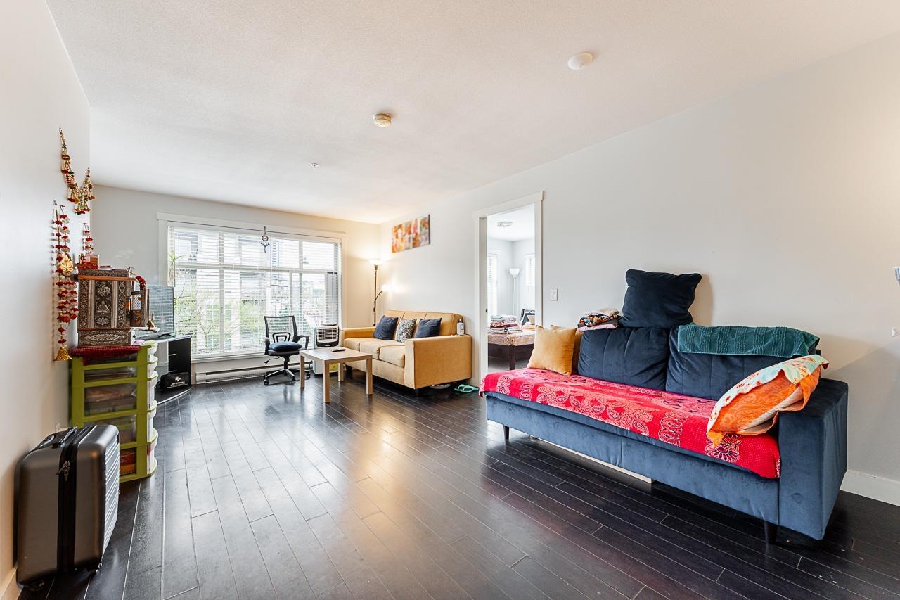 304 13555 Gateway Drive, Surrey, British Columbia  V3T 0B5 - Photo 10 - R2988873