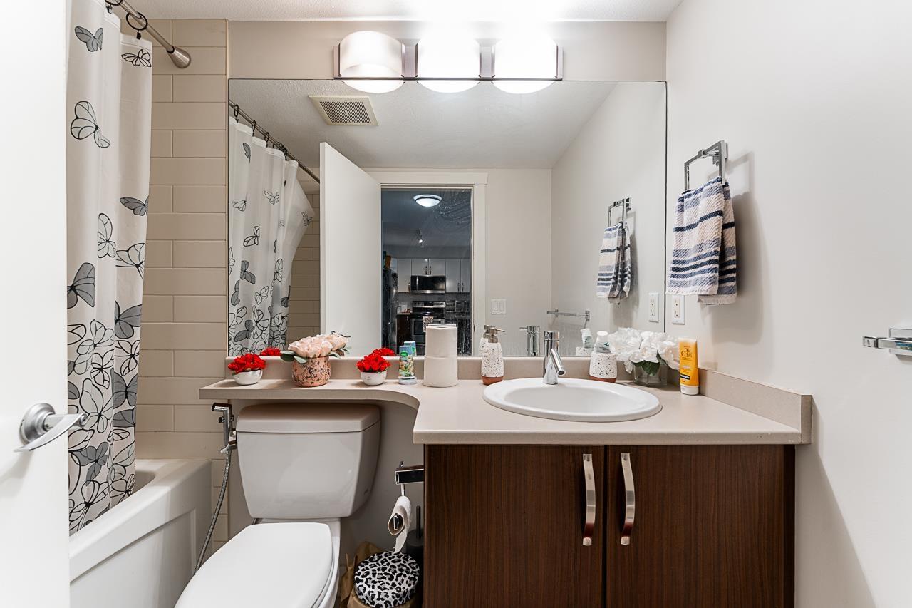 304 13555 Gateway Drive, Surrey, British Columbia  V3T 0B5 - Photo 22 - R2988873