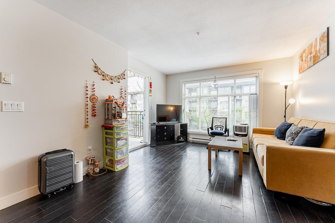 304 13555 Gateway Drive, Surrey, British Columbia  V3T 0B5 - Photo 13 - R2988873
