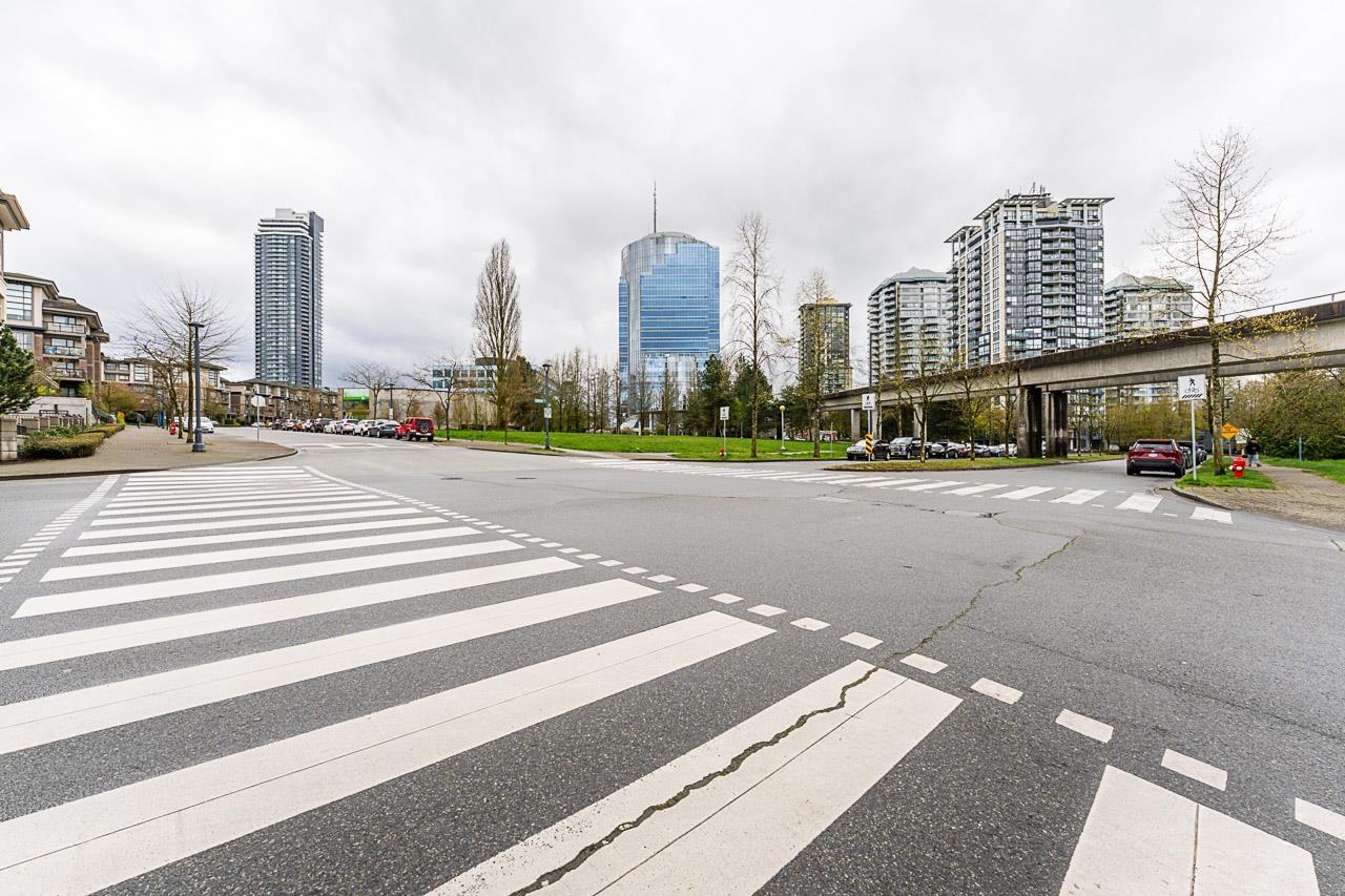 304 13555 Gateway Drive, Surrey, British Columbia  V3T 0B5 - Photo 29 - R2988873