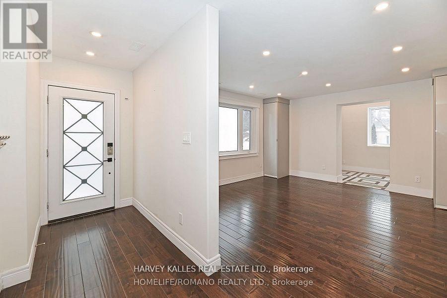 21 King High Avenue, Toronto, Ontario  M3H 3A8 - Photo 3 - C12075402