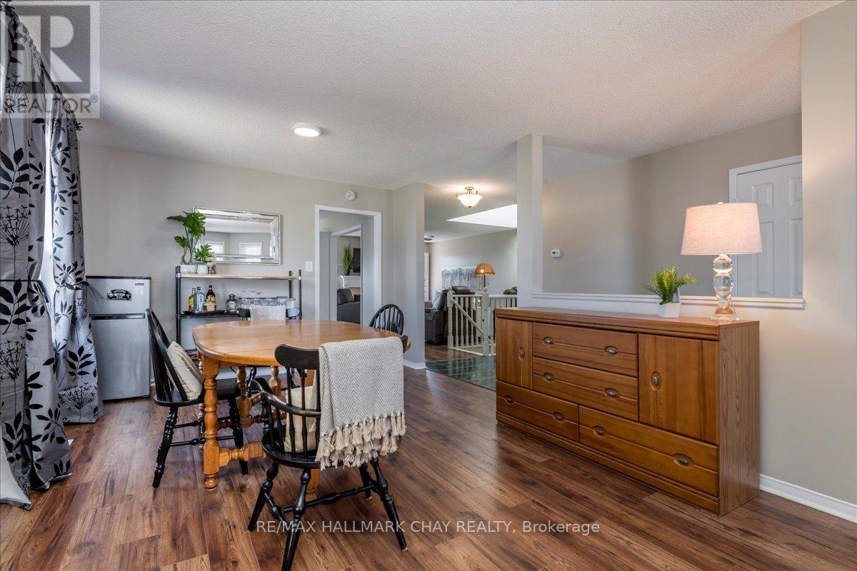 283 Cox Mill Road, Barrie, Ontario  L4N 8K8 - Photo 6 - S12075386
