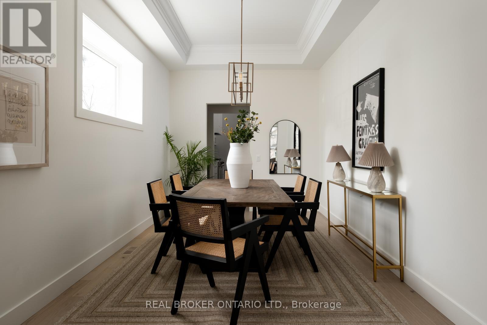 Property at 170 THE KINGSWAY image 4