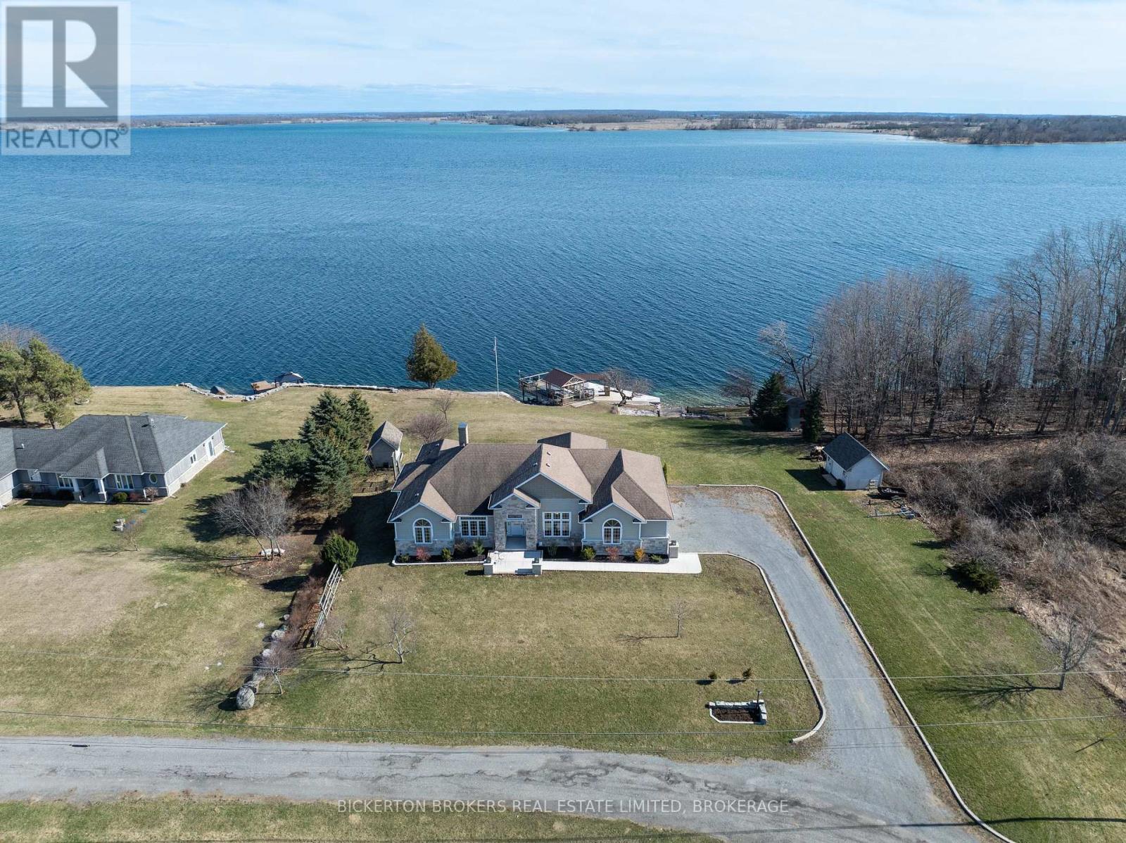 255 Good Friend Drive, Frontenac Islands, Ontario  K7G 2V6 - Photo 2 - X12075520
