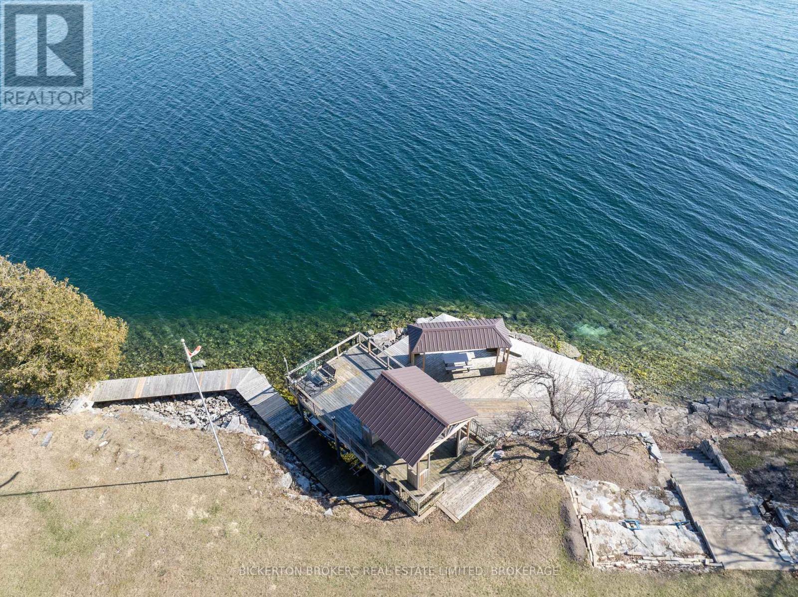 255 Good Friend Drive, Frontenac Islands, Ontario  K7G 2V6 - Photo 3 - X12075520