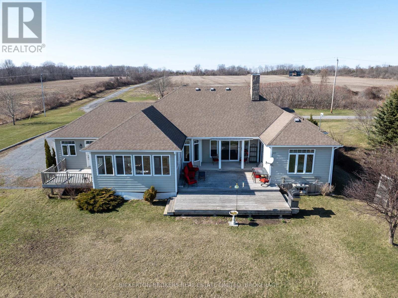 255 Good Friend Drive, Frontenac Islands, Ontario  K7G 2V6 - Photo 4 - X12075520