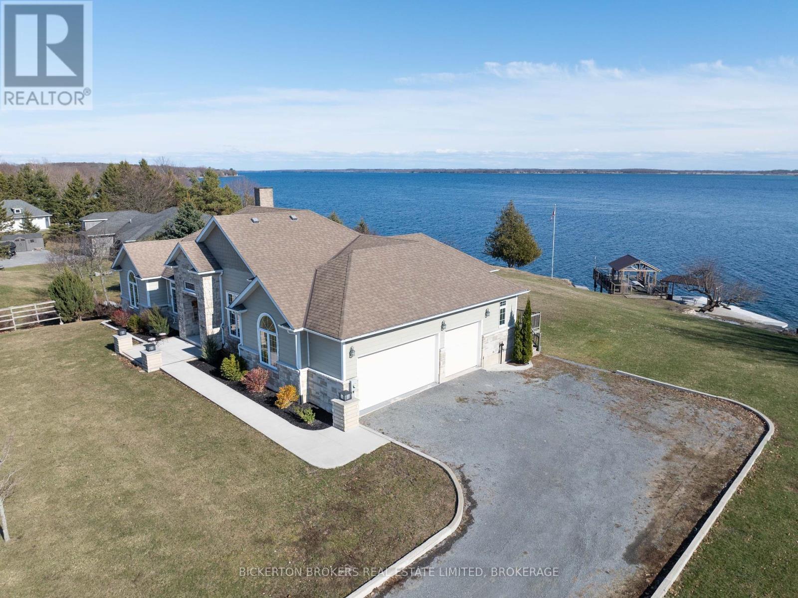 255 Good Friend Drive, Frontenac Islands, Ontario  K7G 2V6 - Photo 6 - X12075520