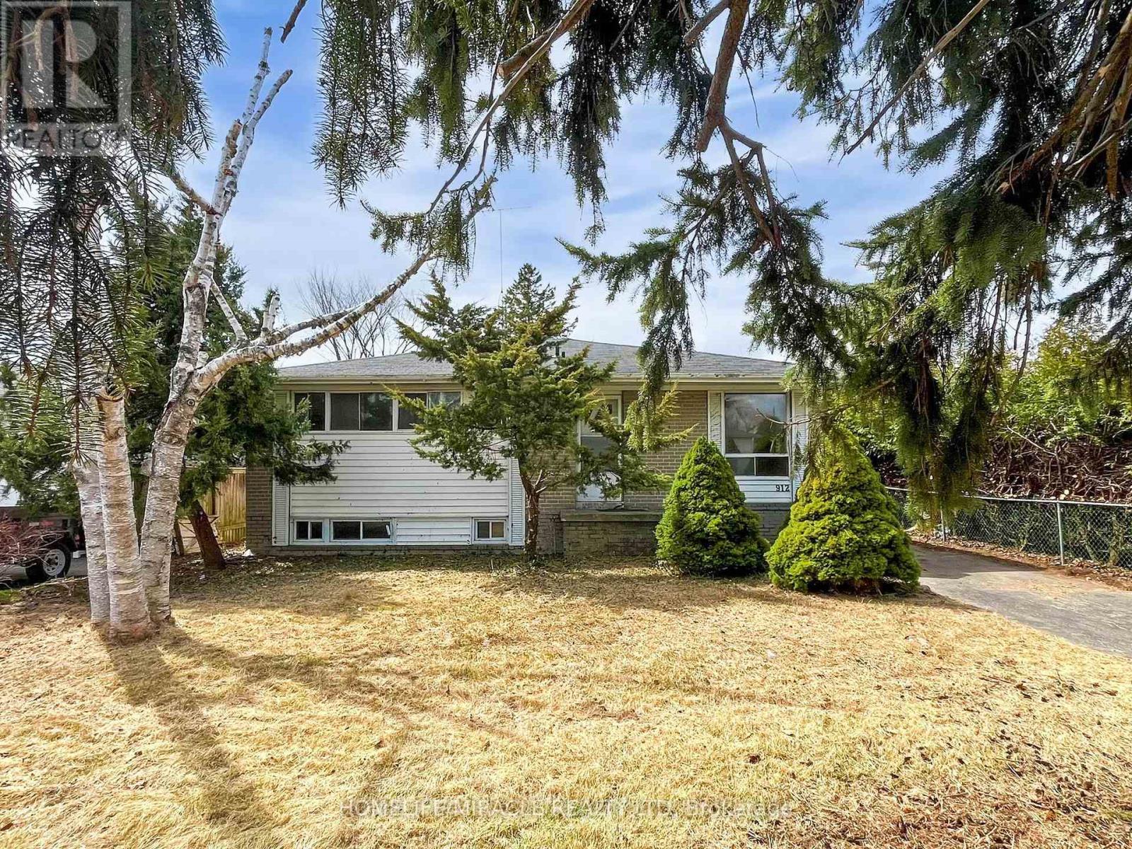 Property at 912 REYTAN BOULEVARD image 1