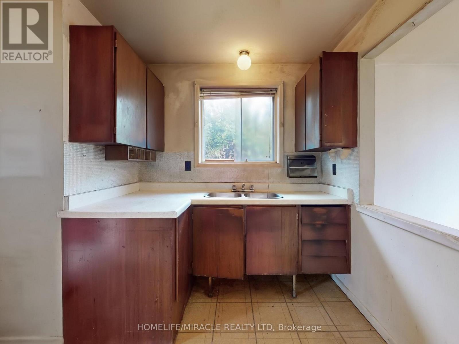 912 Reytan Boulevard, Pickering, Ontario  L1W 1Y7 - Photo 10 - E12075442
