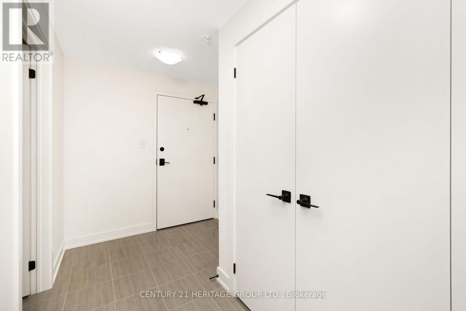 Property at 402 - 1 CHEF LANE image 2