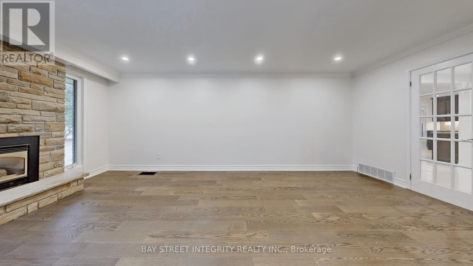 1372 Gatehouse Drive, Mississauga, Ontario  L5H 1A5 - Photo 10 - W12065205
