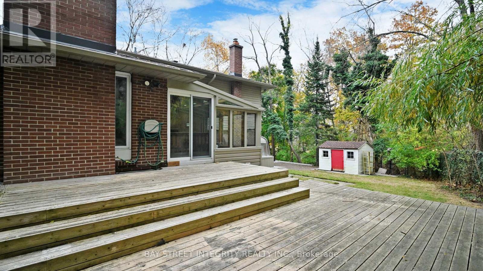 1372 Gatehouse Drive, Mississauga, Ontario  L5H 1A5 - Photo 6 - W12065205