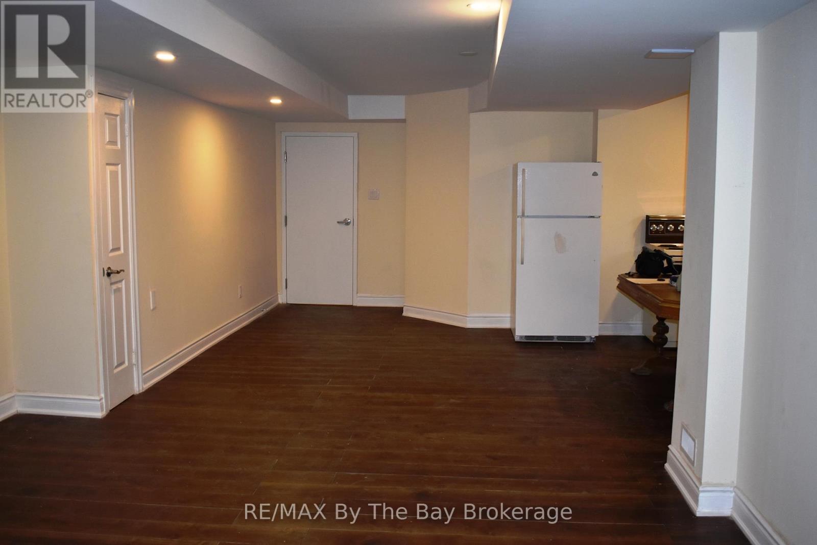 Lower Level - 38 Downer Crescent, Wasaga Beach, Ontario  L9Z 1C3 - Photo 4 - S12075516