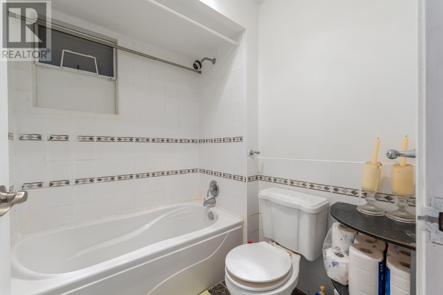 312 235 Keith Road, West Vancouver, British Columbia  V7T 1L5 - Photo 14 - R2989067