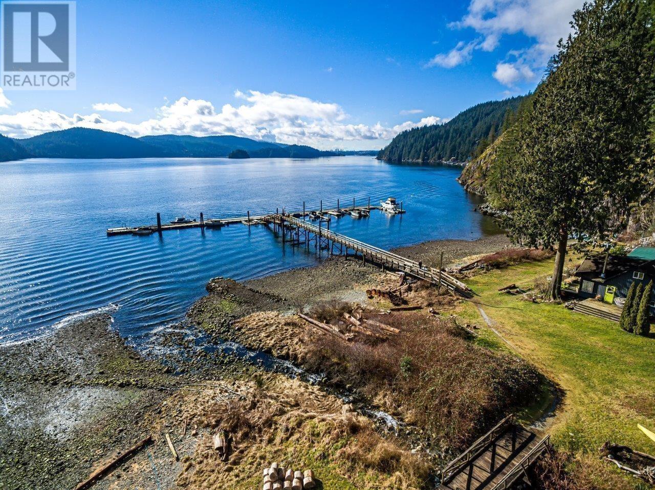 6 Brighton Beach, North Vancouver, British Columbia  V0V 0V0 - Photo 2 - R2989022