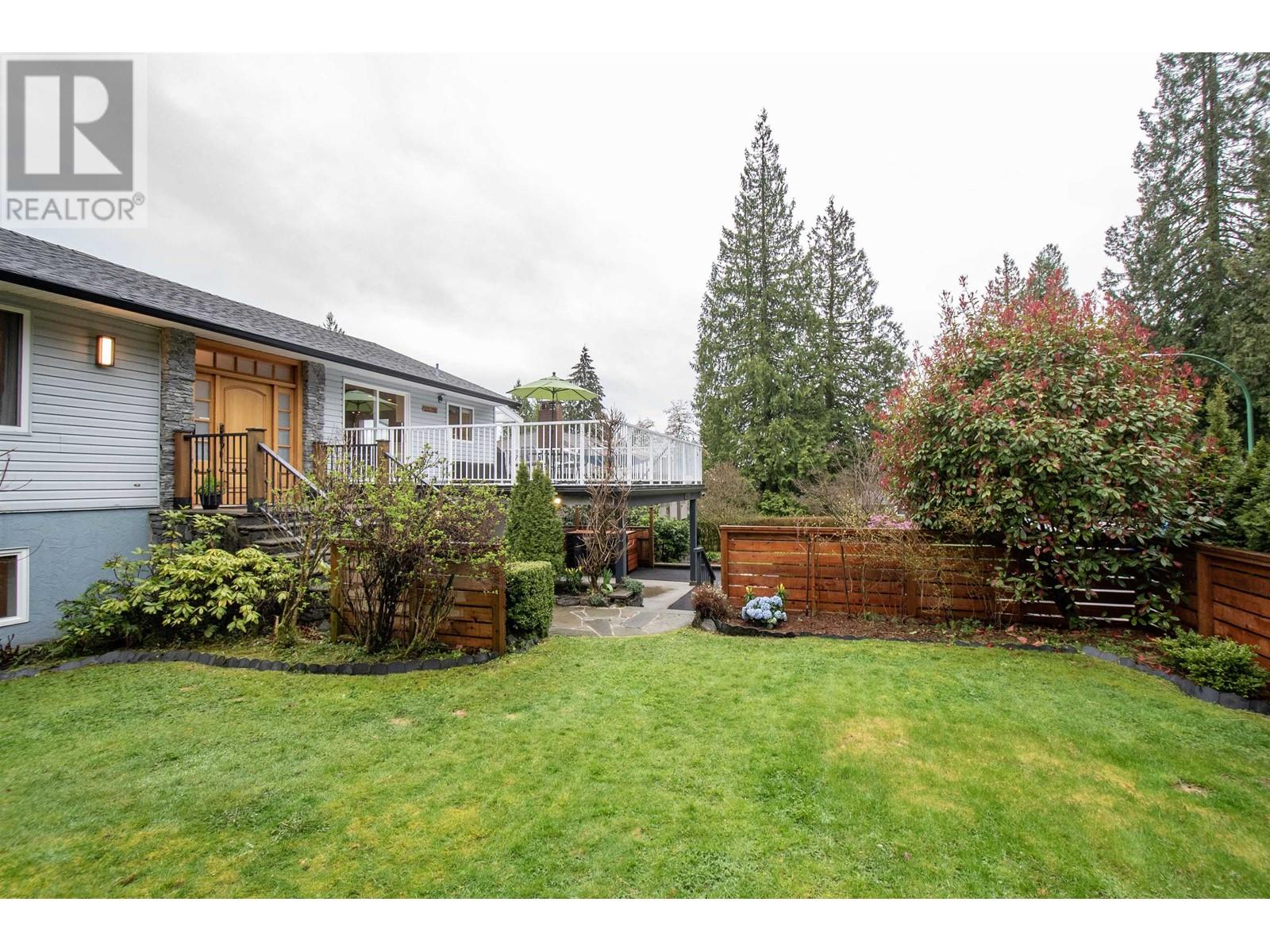 4350 Ruth Crescent, North Vancouver, British Columbia  V7K 2M9 - Photo 3 - R2989046