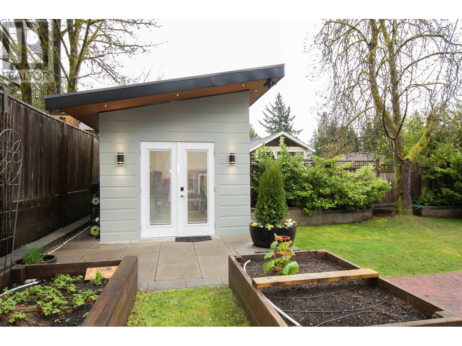 4350 Ruth Crescent, North Vancouver, British Columbia  V7K 2M9 - Photo 37 - R2989046