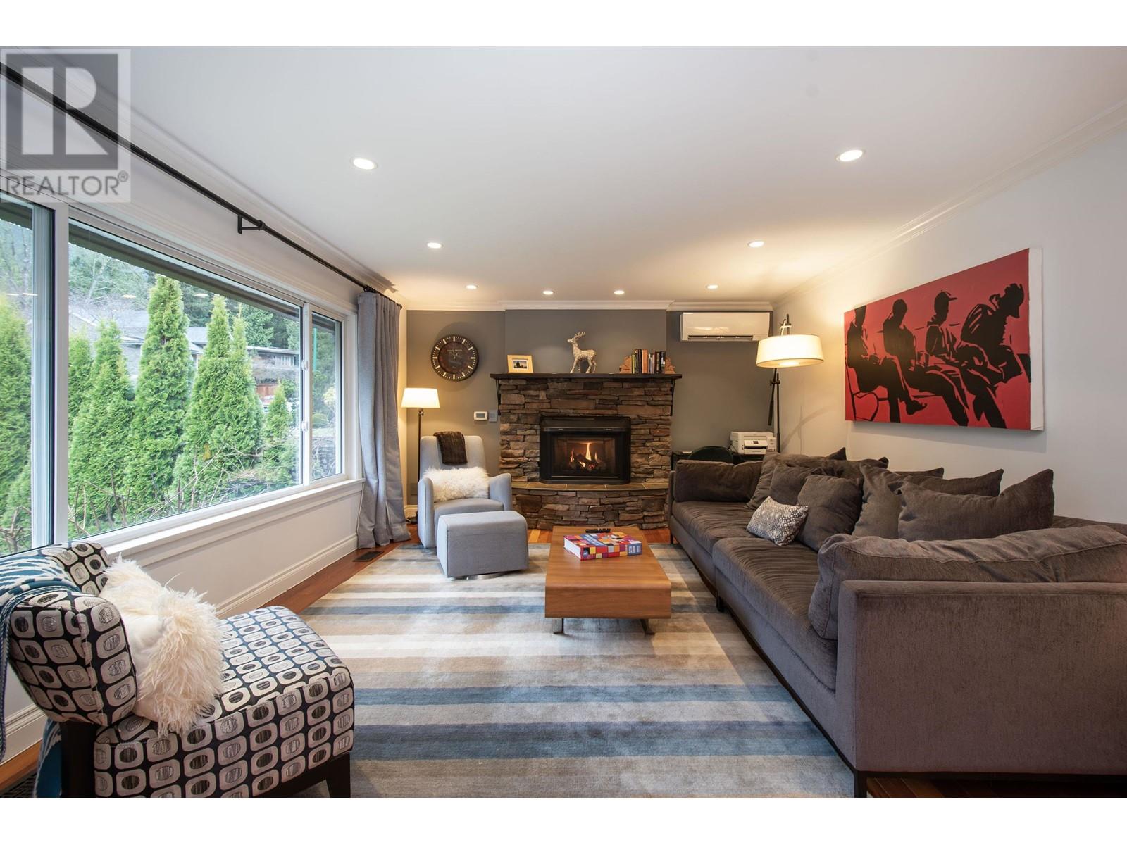 4350 Ruth Crescent, North Vancouver, British Columbia  V7K 2M9 - Photo 6 - R2989046