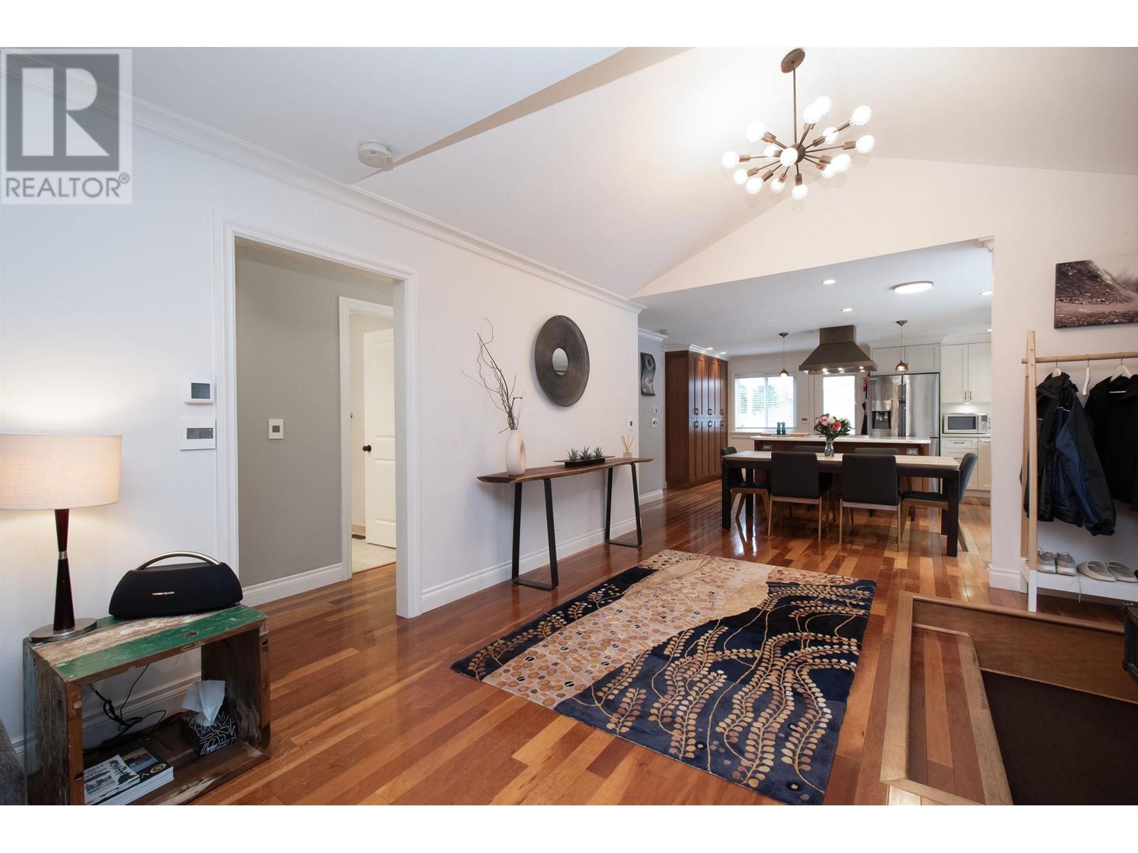 4350 Ruth Crescent, North Vancouver, British Columbia  V7K 2M9 - Photo 7 - R2989046