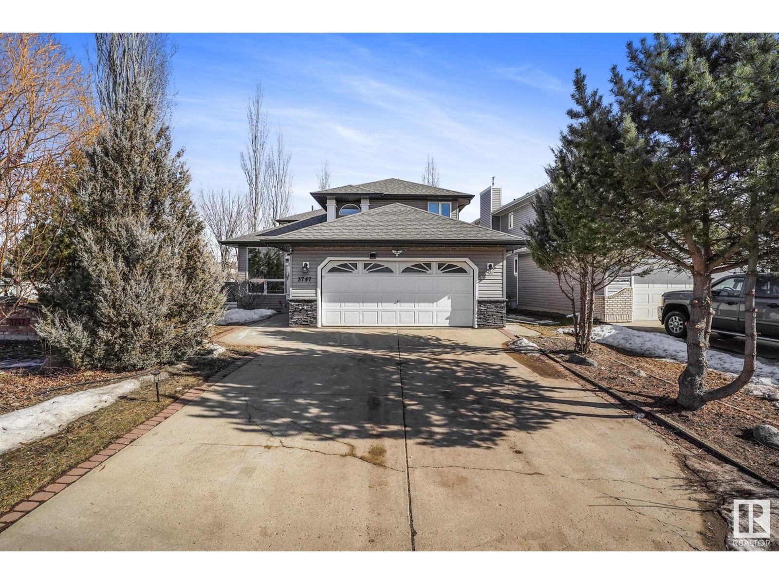 Property at 3747 30 ST NW image 1