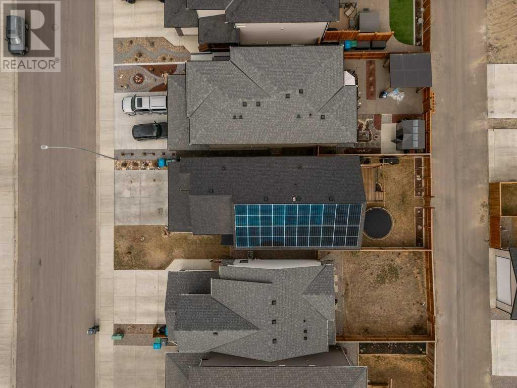 Property at 2601 45 Street S image 3