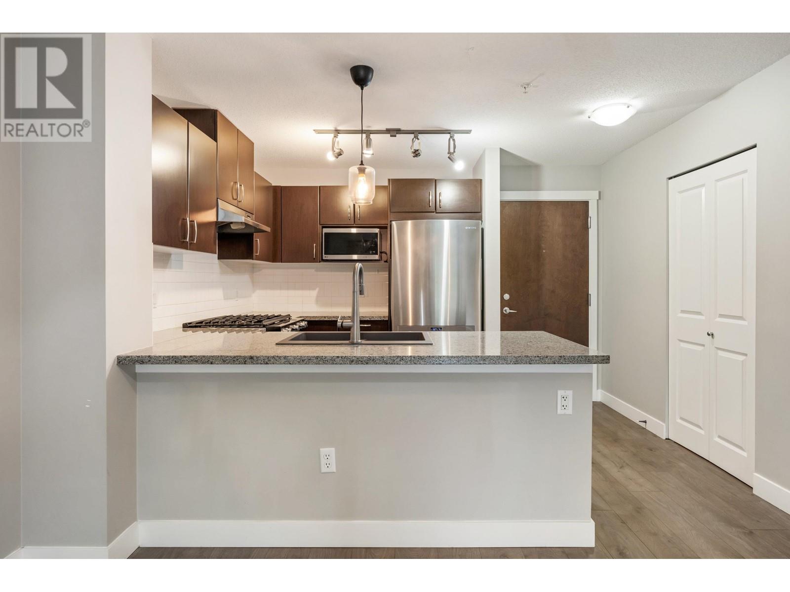 318 3110 Dayanee Springs Boulevard, Coquitlam, British Columbia  V3E 0B4 - Photo 6 - R2988278