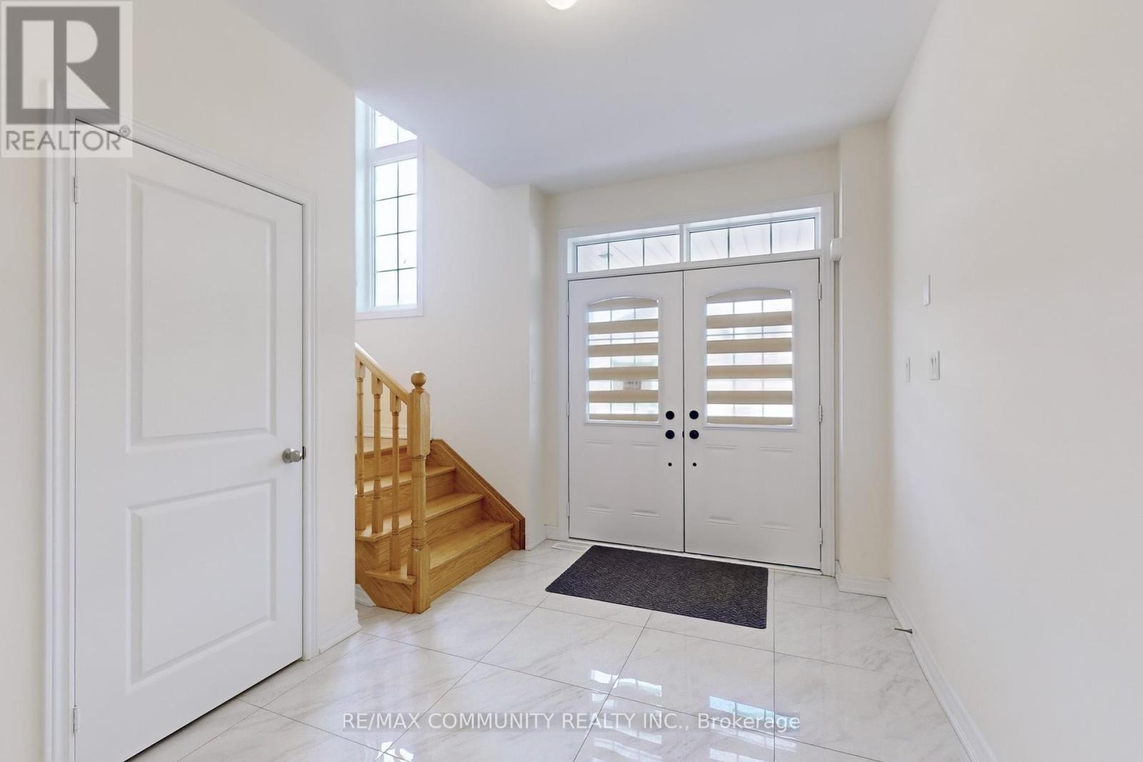 Property at 380 LEANNE LANE image 3