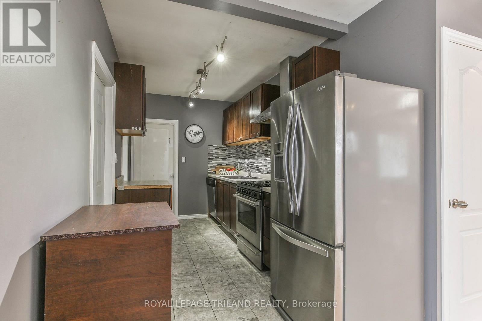 812 Adelaide Street N, London East, Ontario  N5Y 2L9 - Photo 11 - X12066523
