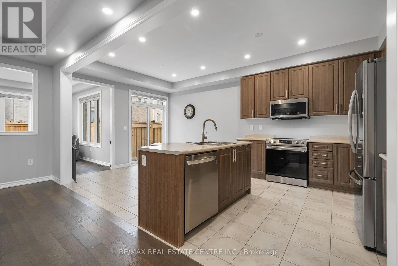 Property at 1231 GRAHAM CLAPP AVENUE image 2